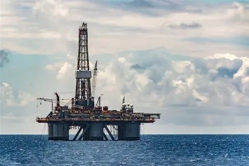 πλατφόρμα εκμετάλλευσης πετρελαϊκών κοιτασμάτων υπεράκτιας θάλασσας της εταιρείας ZX