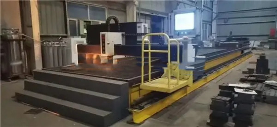 Οριζόντια υψηλή ταχύτητα 120m/Min τεμνουσών μηχανών λέιζερ ινών μήκους κύματος